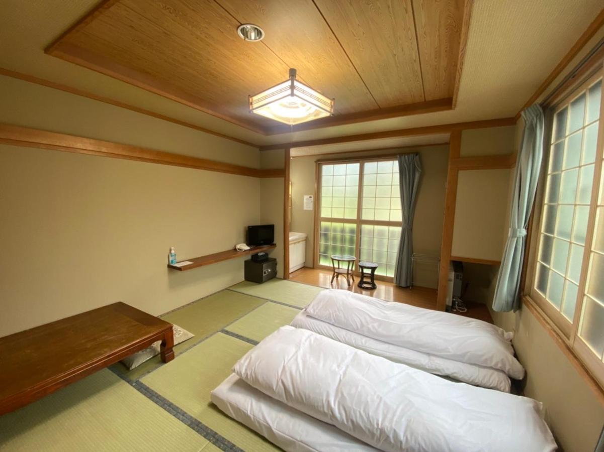Oyado Uchidaya Hotel Nozawaonsen Bagian luar foto